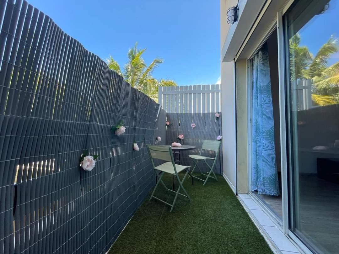Appartement Cosy En Duplex Avec Jardin Et Cuisine A Trianon Numea Exterior foto